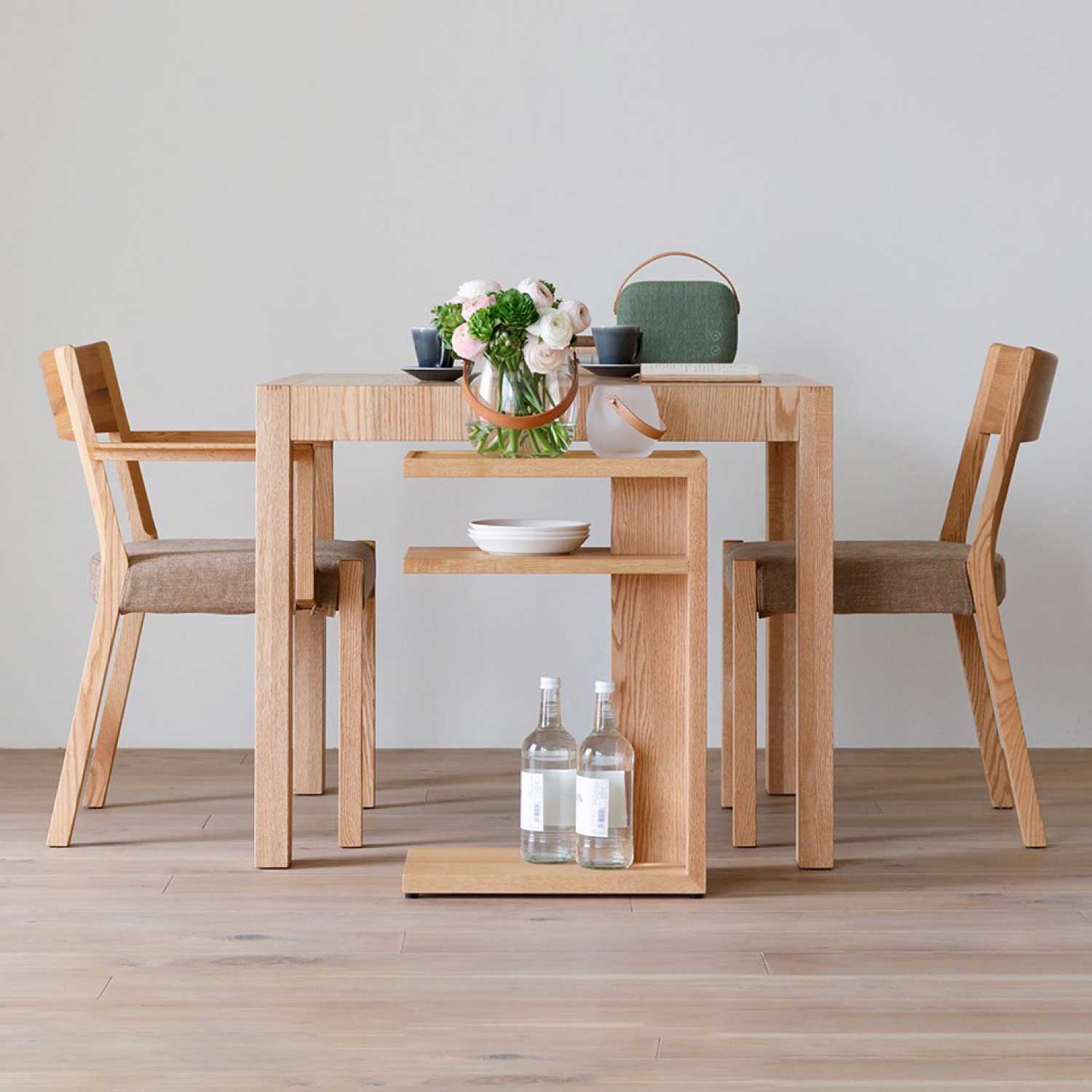 ダイニングテーブル